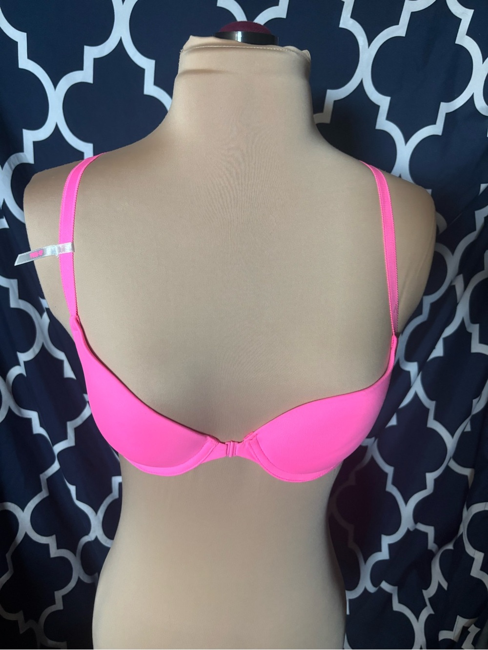 PINK Victoria's Secret Bright Neon Pink Molded Push-Up Bra